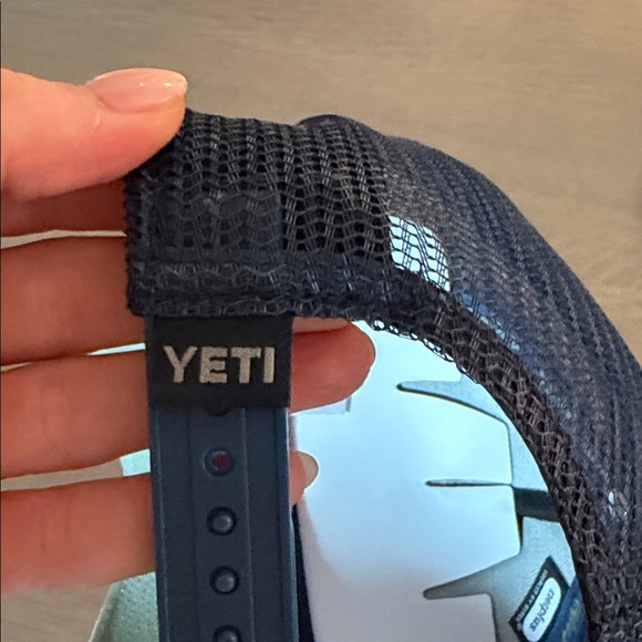 Yeti hat - Picture 3 of 5